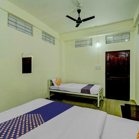 Spot On Rainbow Lodge กูวาฮาติ ภายนอก รูปภาพ